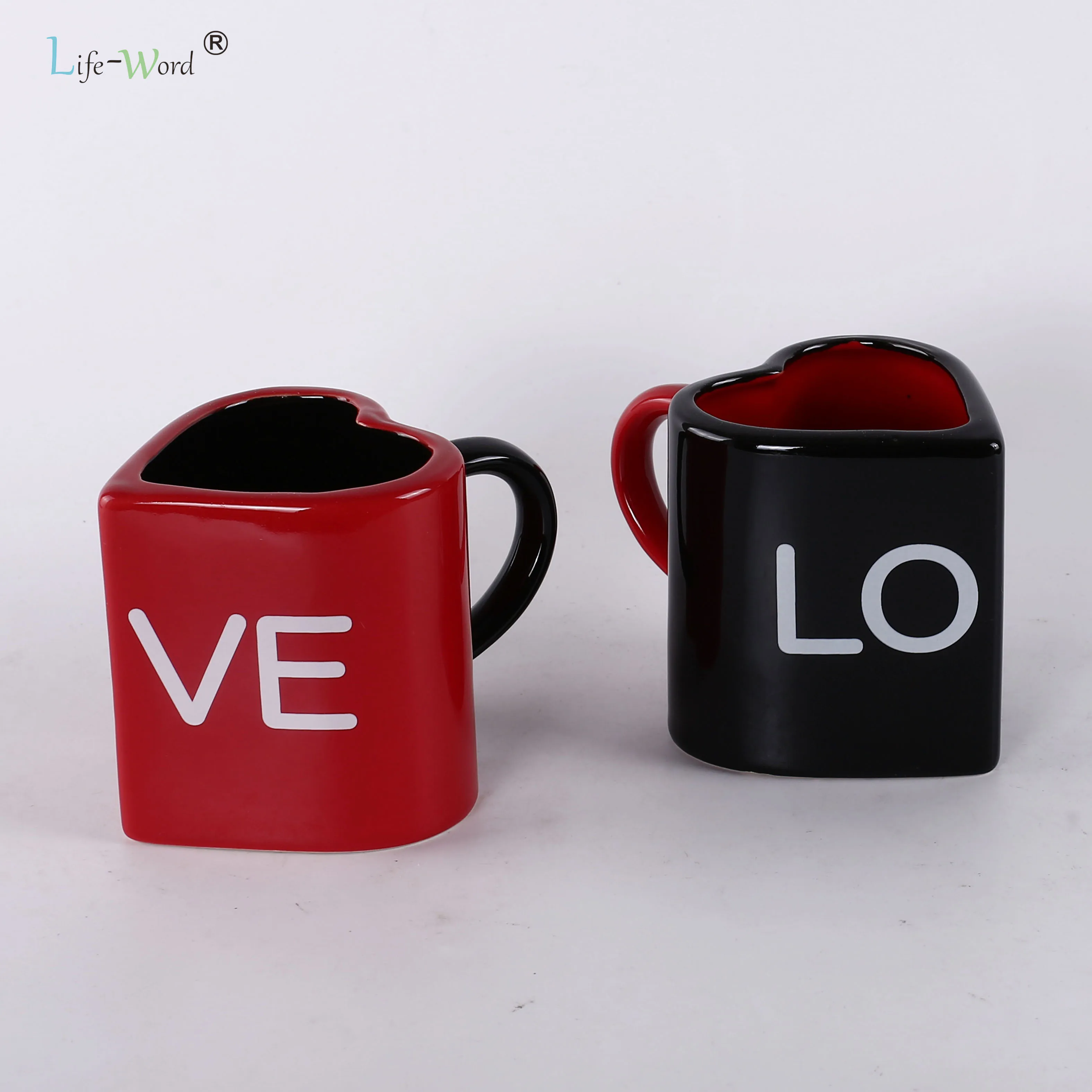 Подарок на день Святого Валентина оптовая продажа креативный Европейский логотип кофейная чашка в форме сердца Пара керамических кружек красном и черном цветах