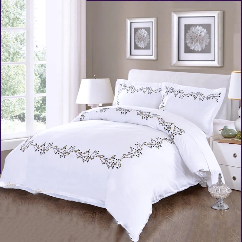 Wholesale custom Luxury King Size 300 TC 100% Cotton Embroidery Hotel Bed sheet Bedding Sets