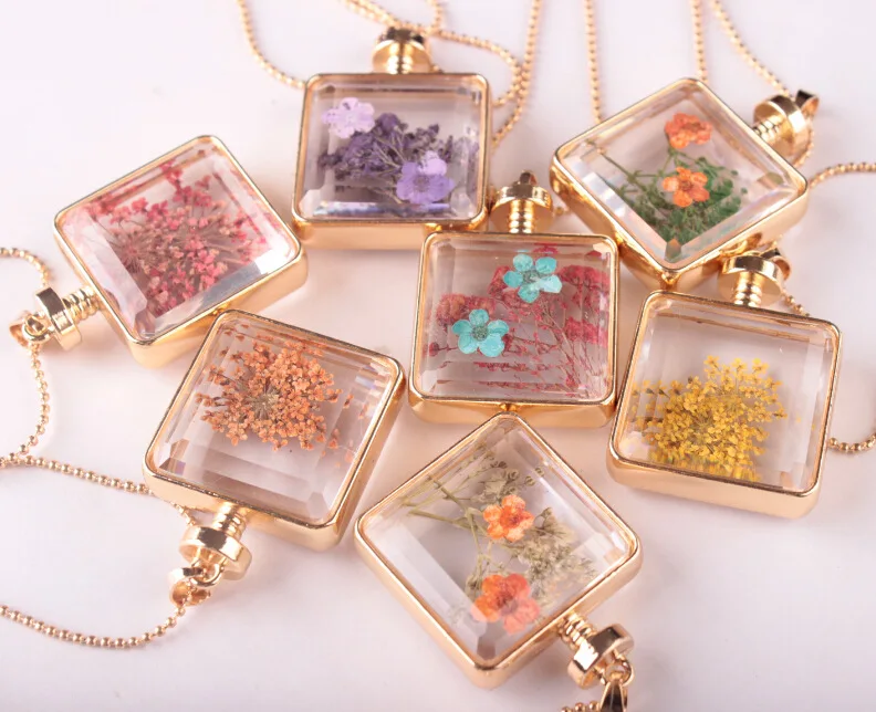 
Transparent Square Glass Dried Flower Pendant Crystal Perfume Bottle Necklace 