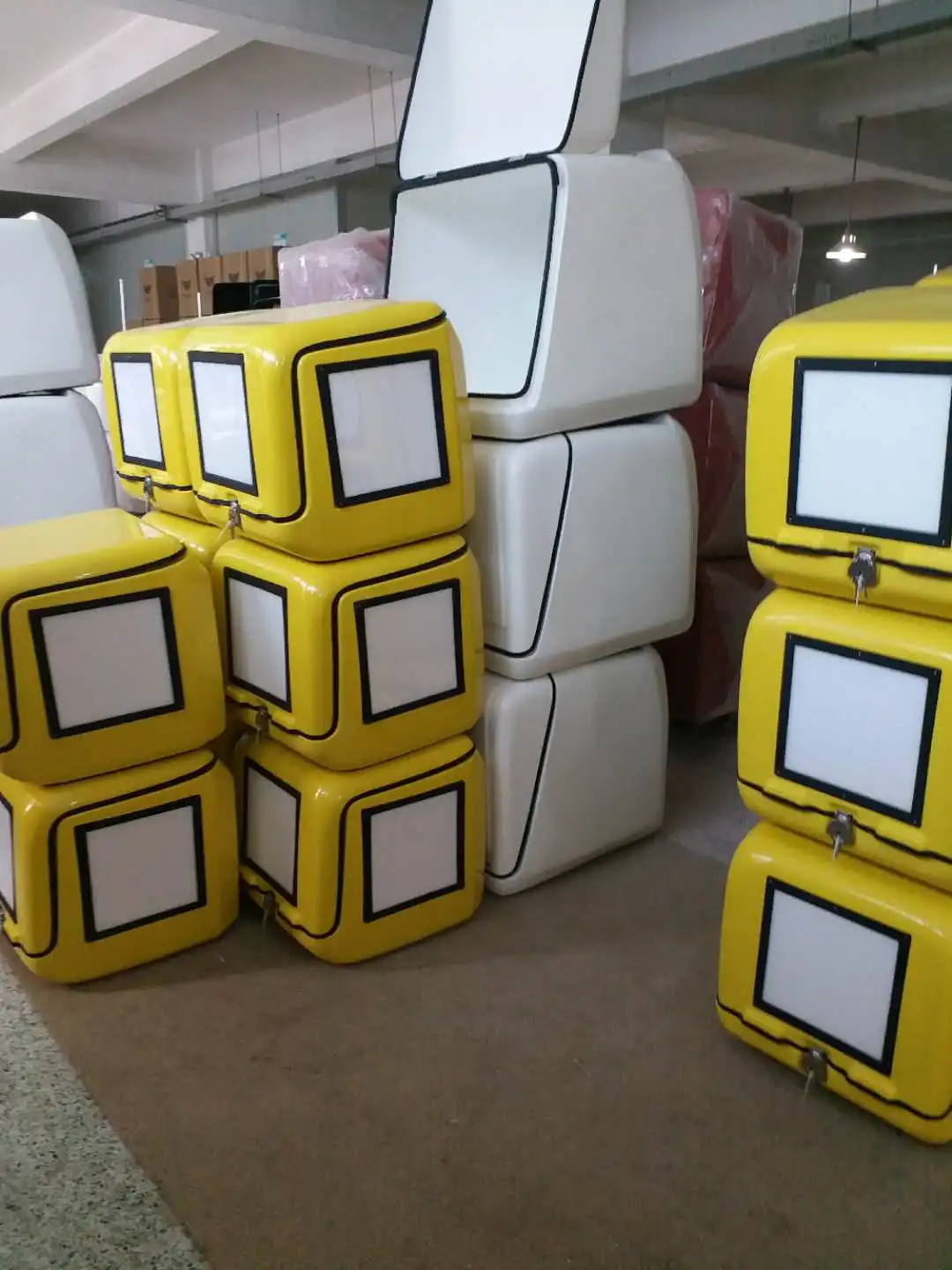 frp Large Volume refrigerated   box   for  motorbike and motorcycle Delivery Service  Box