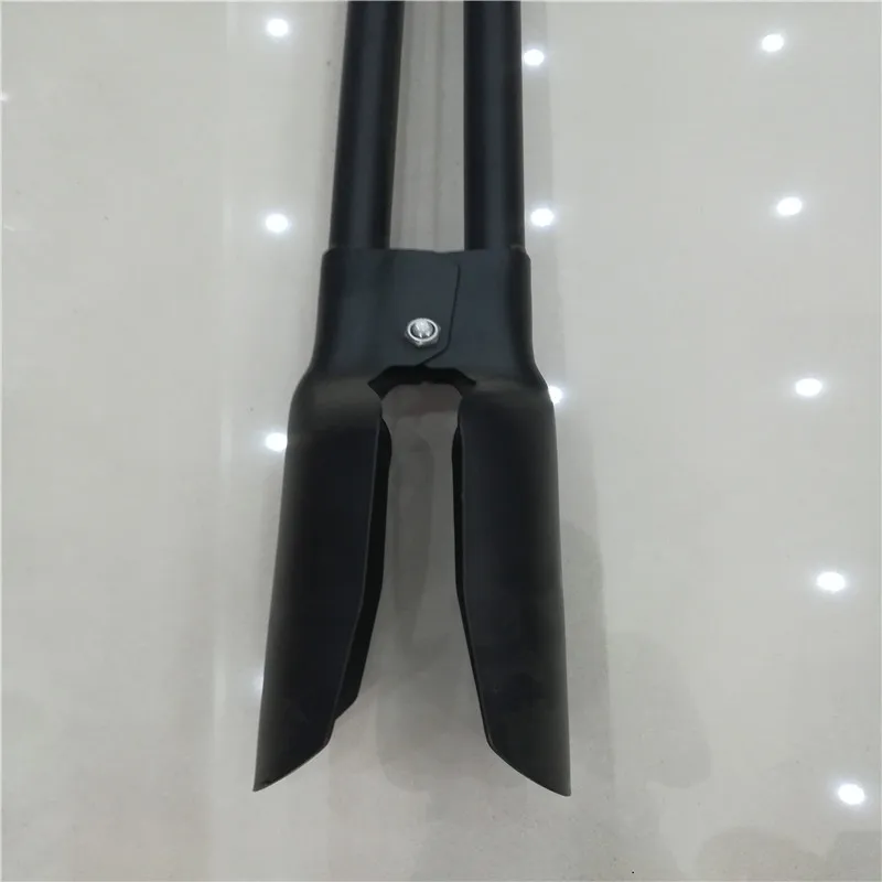 Steel Handle Post Hole Digger PHD07