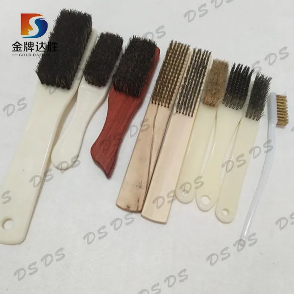 Деревянная щетка для чистки обуви с конским ворсом