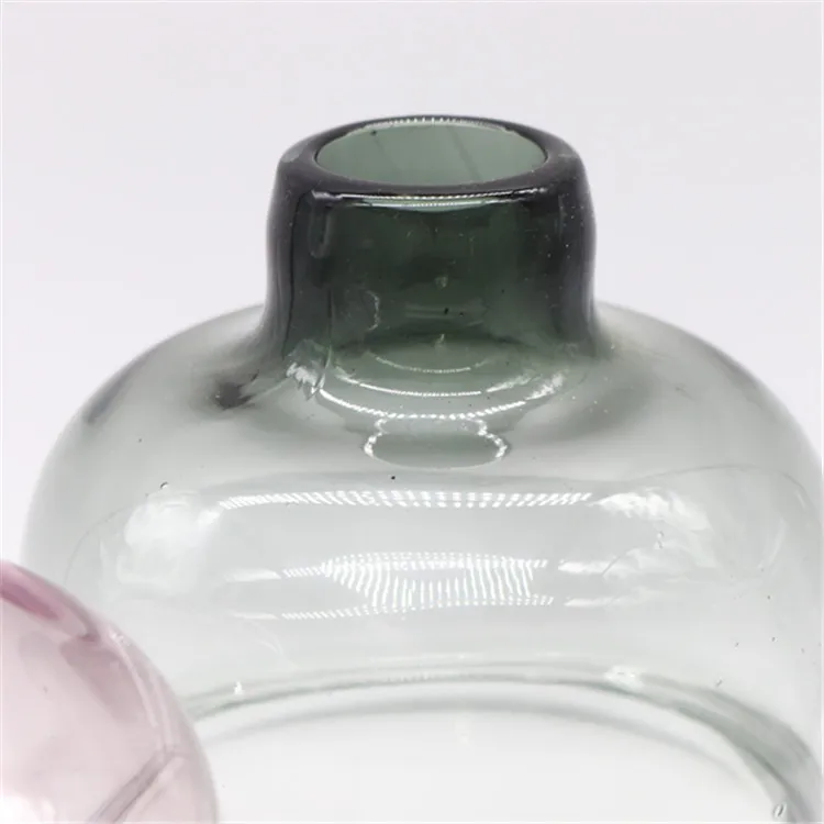 
Mouth blown glass vase is used for home decoration 