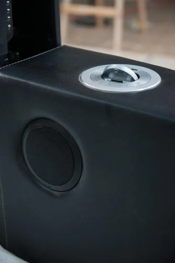 
High Quality Leather Mechanism Bed with TV in Footboard 