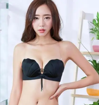 A piece of seamless invisible underwear shell sexy silicone pull rope bra