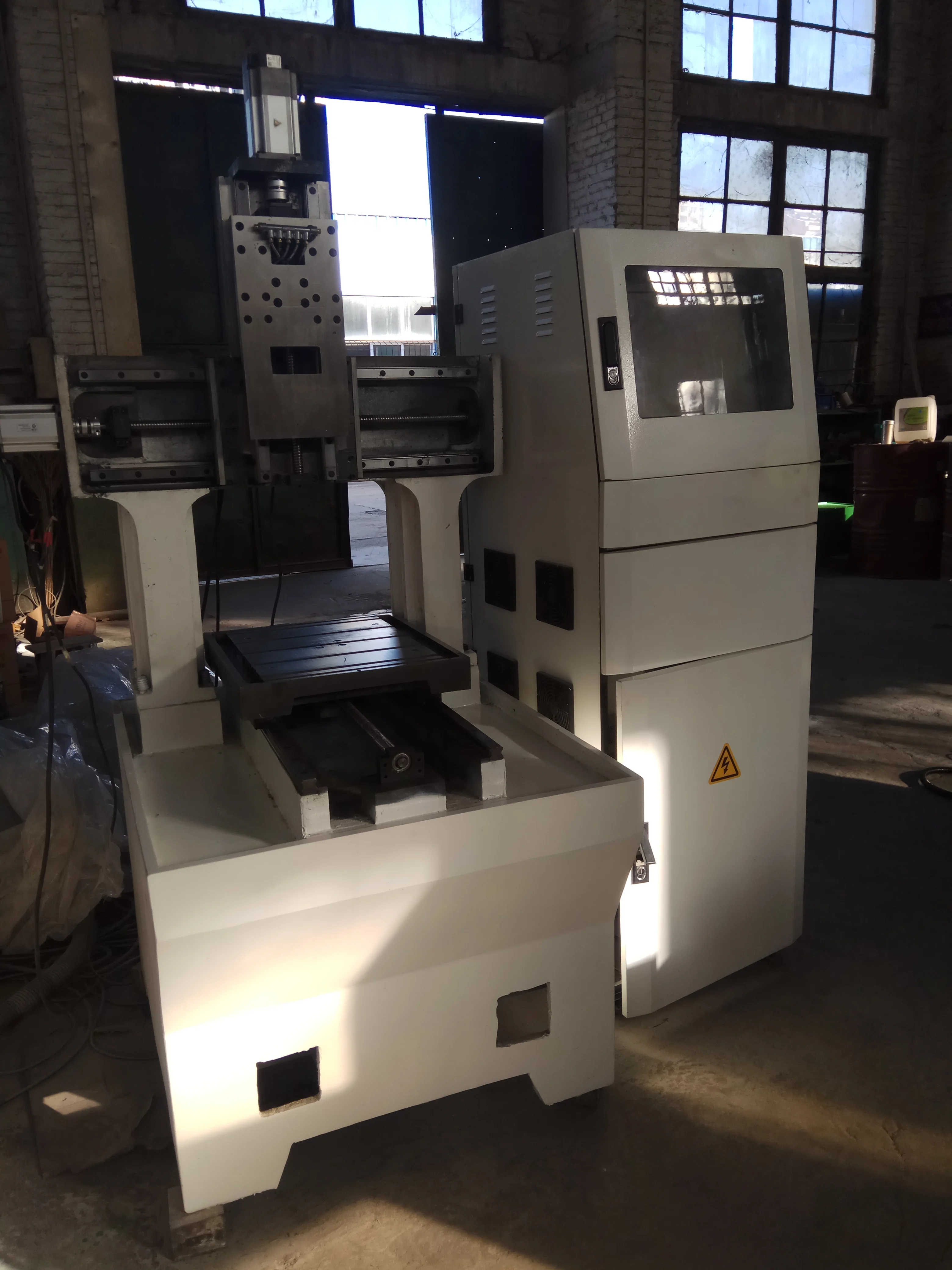 4040 Mini Cnc Milling Machine for Metal Cast Iron Milling 3 Axis Machine Milling Machine Working Area Size 1300 X 2500 Mm Mach3