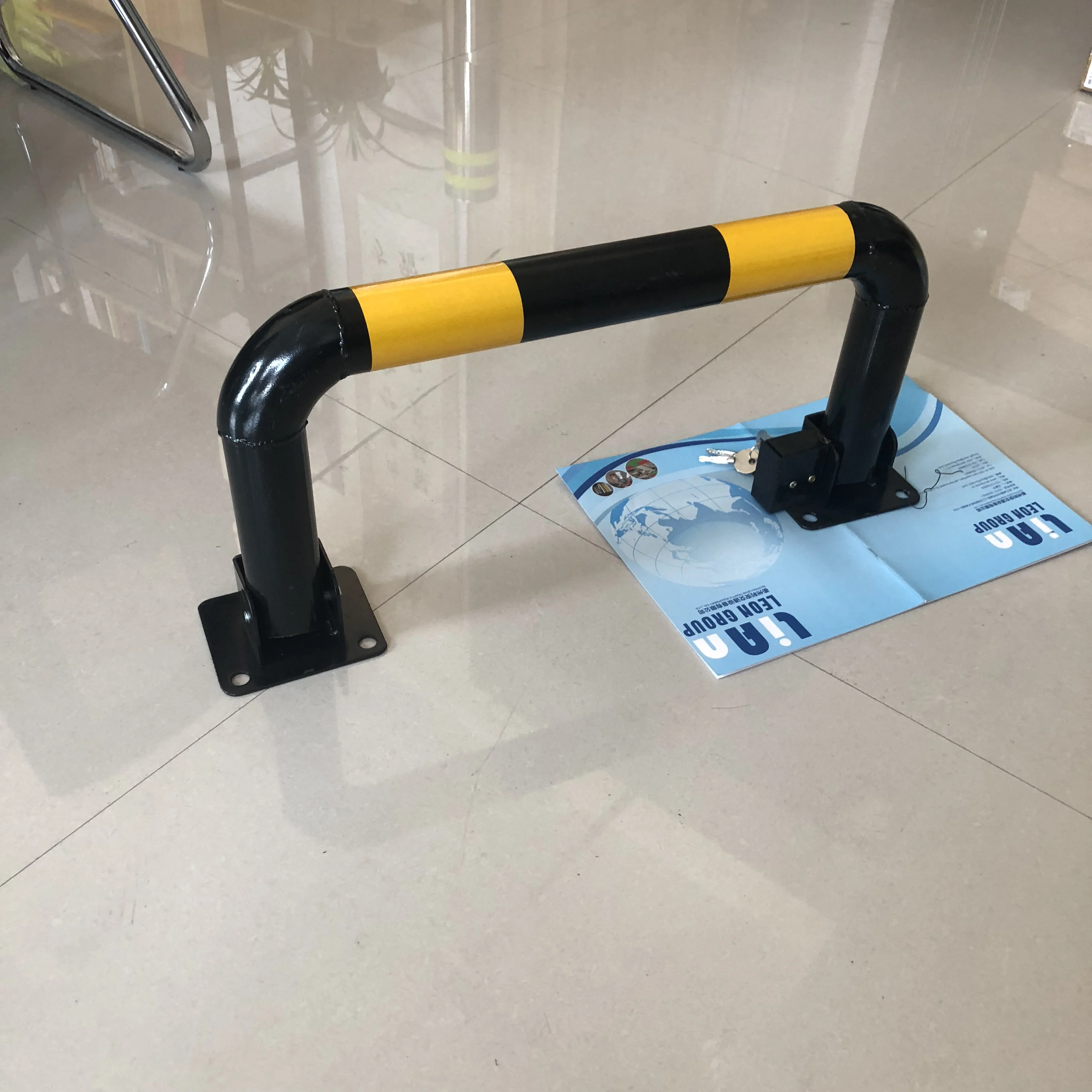 Yellow Black Simi automatic Parking Lot Barrier, Parking lock bollard