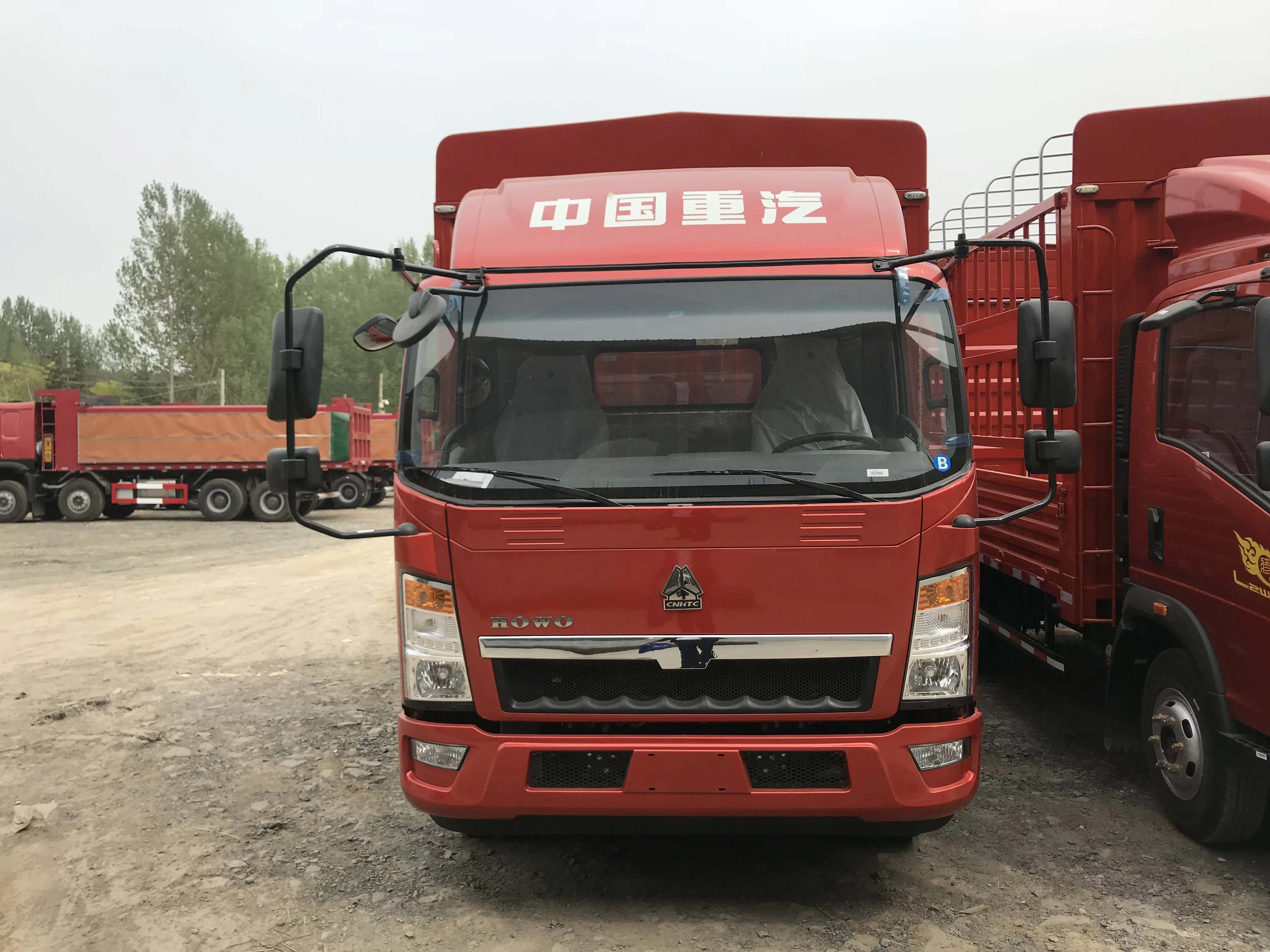 Sinotruk Howo 4*2 4 ton Stake/fence Cargo van Truck