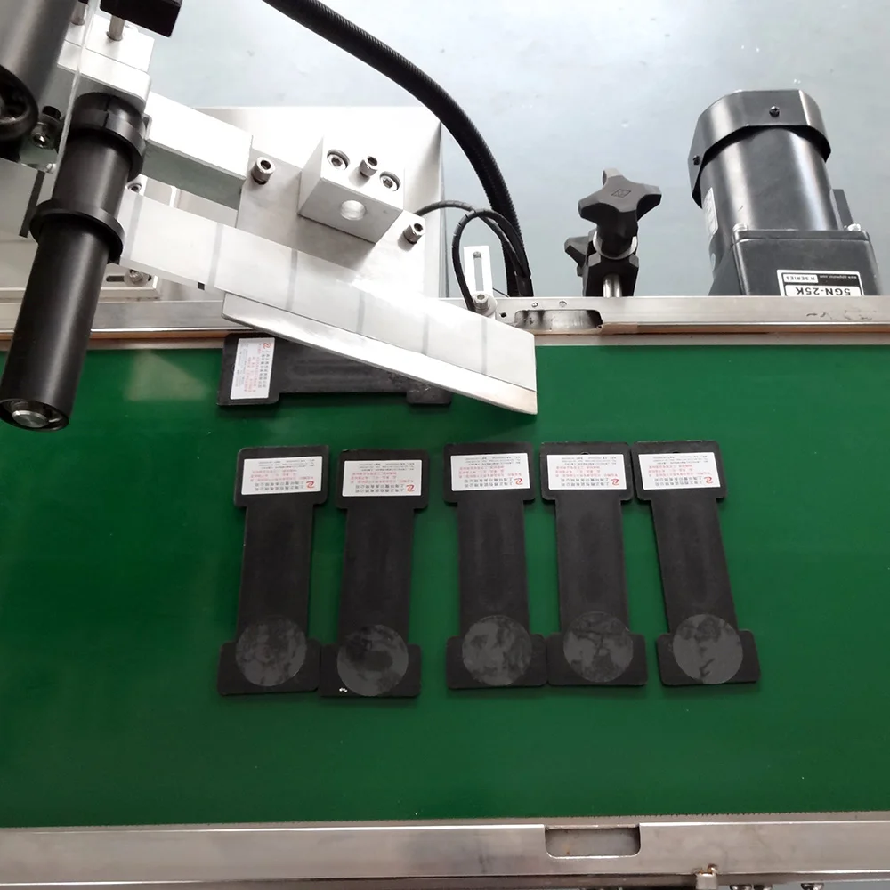 YM210 Automatic PVC label dispenser top side popcorn pipe perfume labeling machine