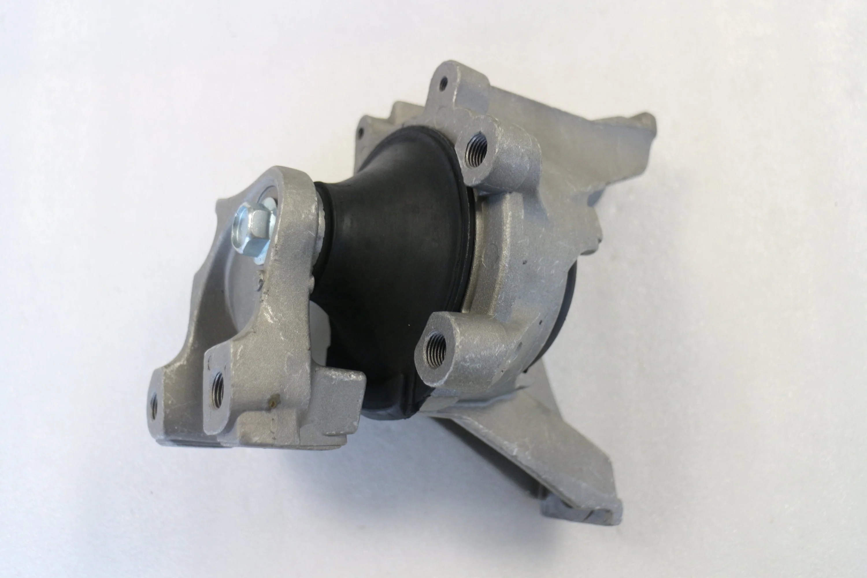 Factory Price 50820-SWG-T01 Front Right Motor Engine Mount for Honda CR-V 2.4L Acura RDX 2.3L 2007-2012