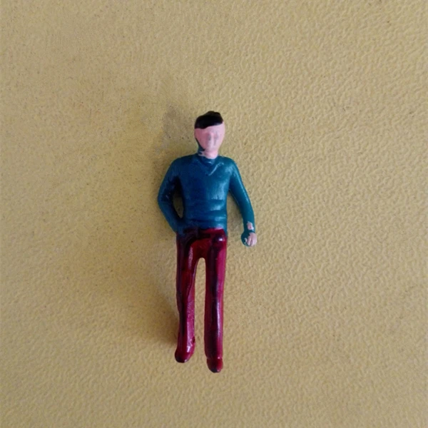 1:75 1:100 1:150 1:200 1:300 scales miniature color painted model human figures for architecture model and train model