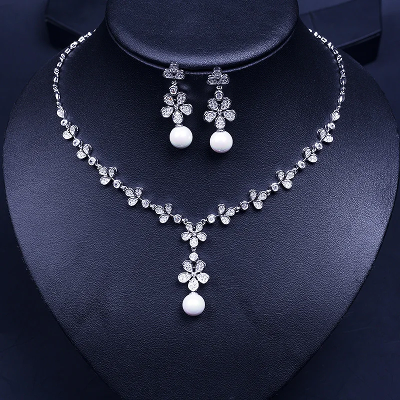 Latest design fashion bride pearl jewelry set flower zircon necklace and earring set for wedding