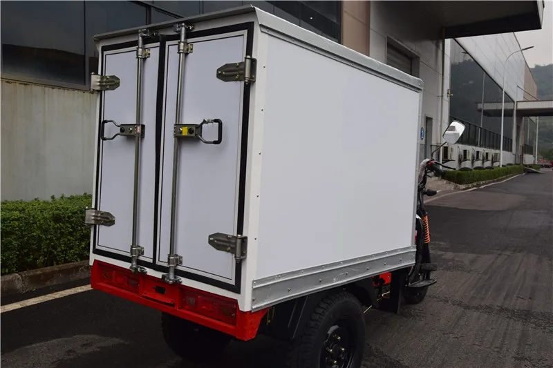 Chongqing factory tricycle motor vegetables fruit delivery truck Refrigeratory Closed box trocycle