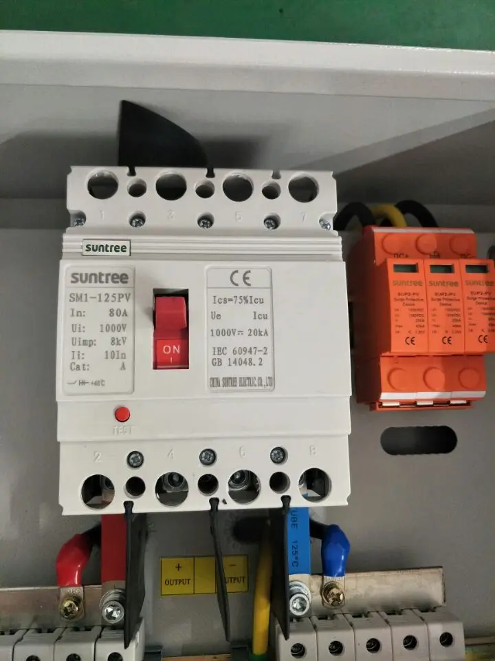 Factory OEM Support High Reliability IP65 Waterproof PV Solar System DC Combiner Box