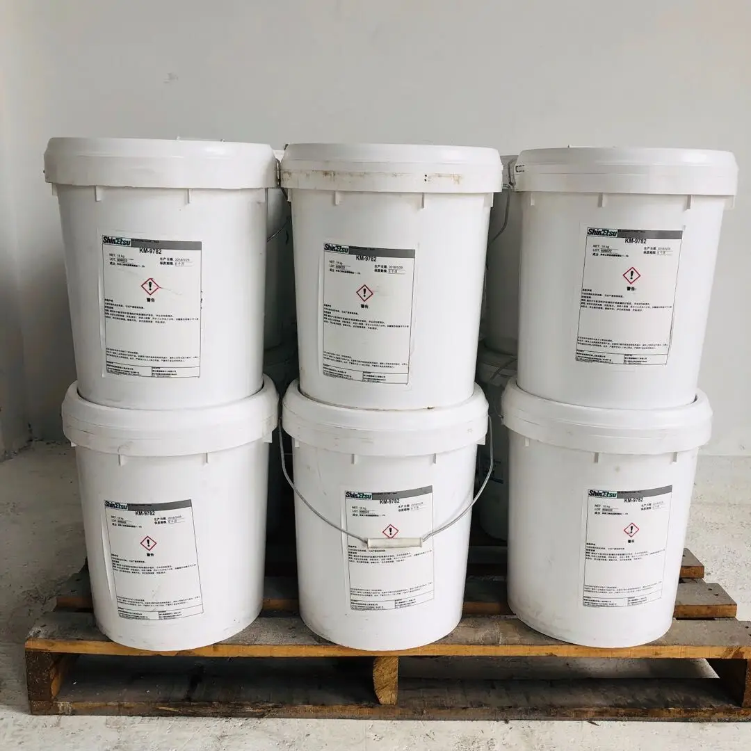 KM-9782 Shin Etsu food grade silicone emulsion in PET package demoulding agent with highly resistance of high temperature