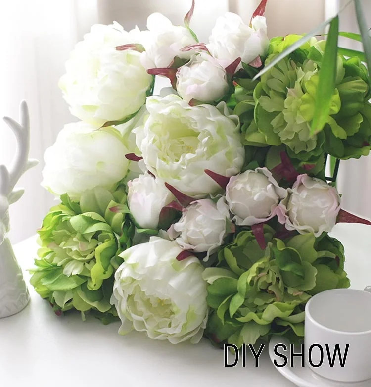 Flower head of   blooming peony