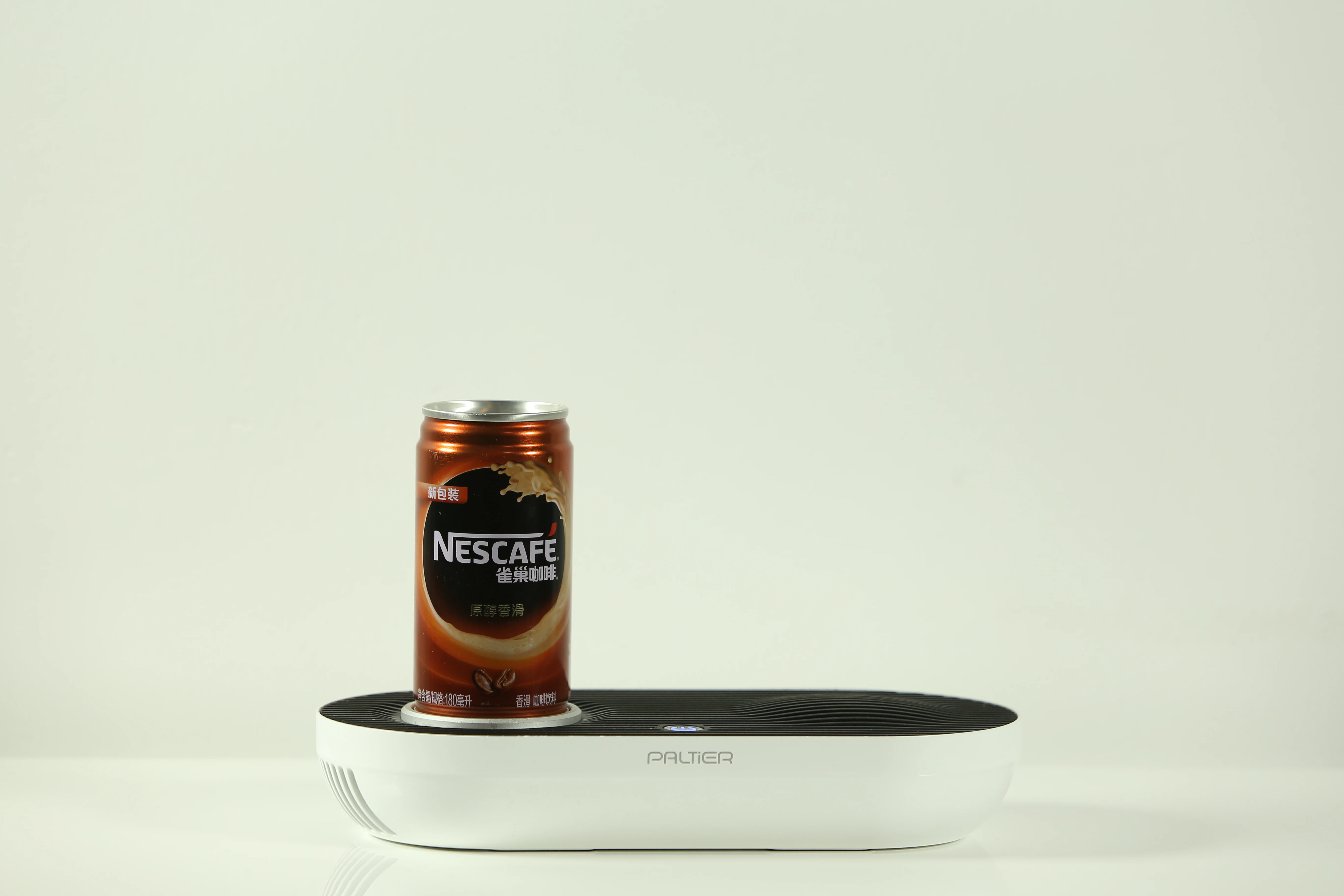 2019 Paltier best selling smart home electronics products:Desktop smart cup with cooling and warming