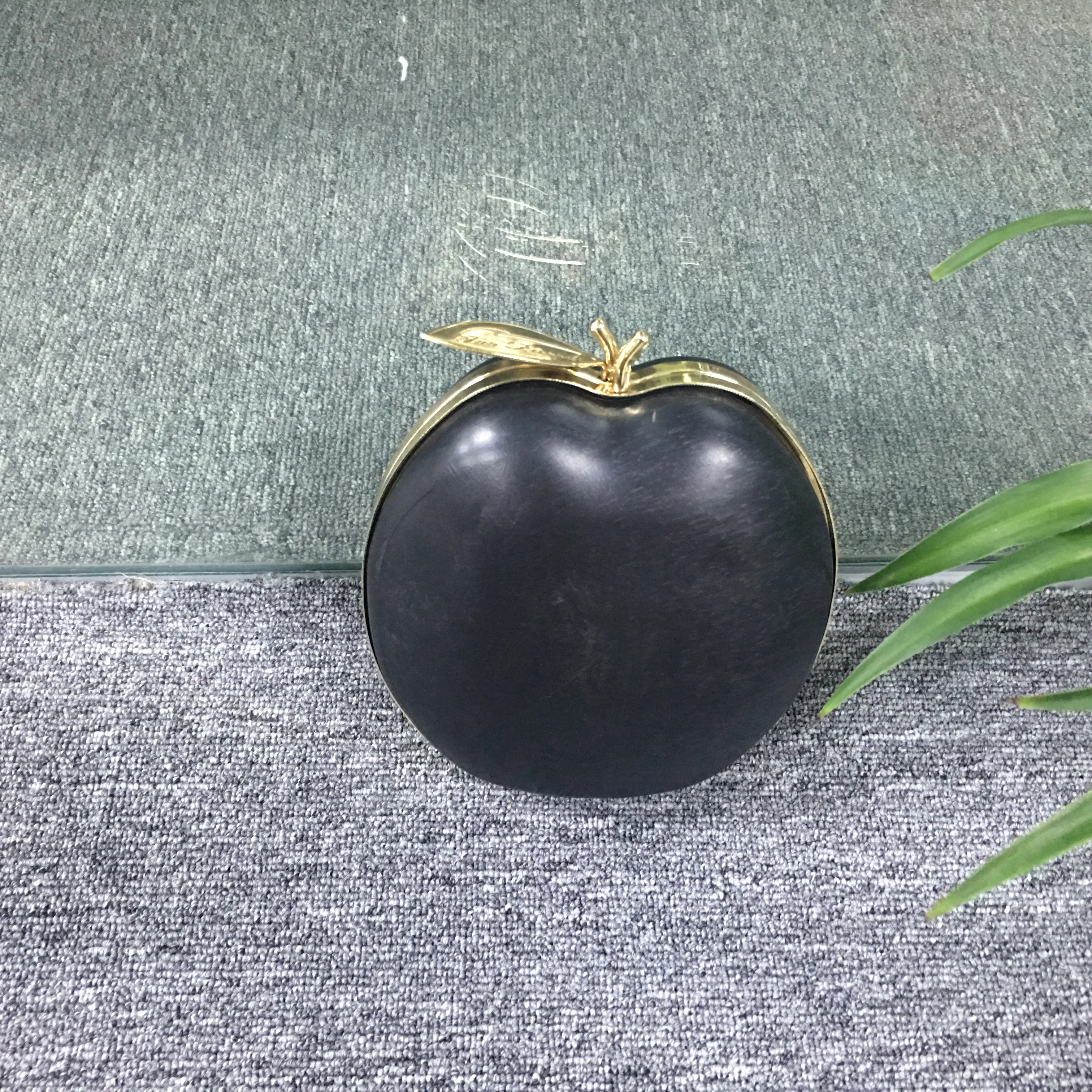 Wholesale Apple Shape Frame Clutch Metal Purse Frame with Box