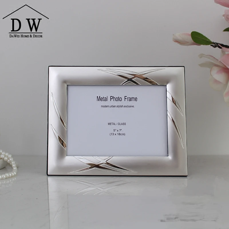 
2020 new design European Style Simple Metal Photo Frame For Gift Certificate and home decoration 