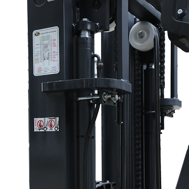 New Product 1.8 Ton Mini Diesel Forklift With Japanese 4TNE92 Engine