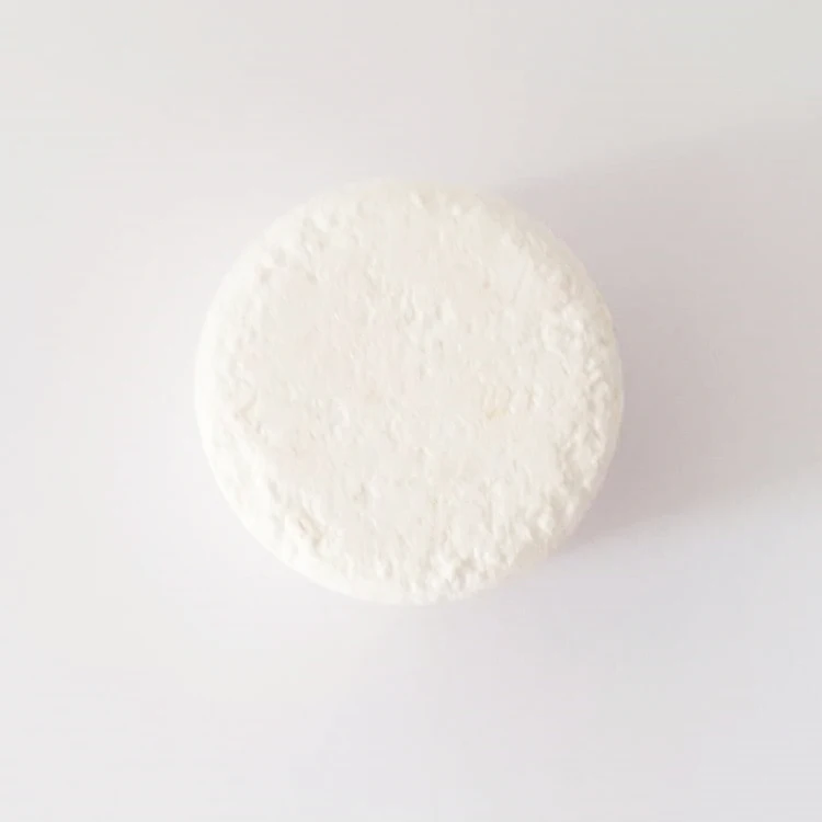 Instant fast-acting solid effervescent fertilizer tablets for root watering or hydroponics