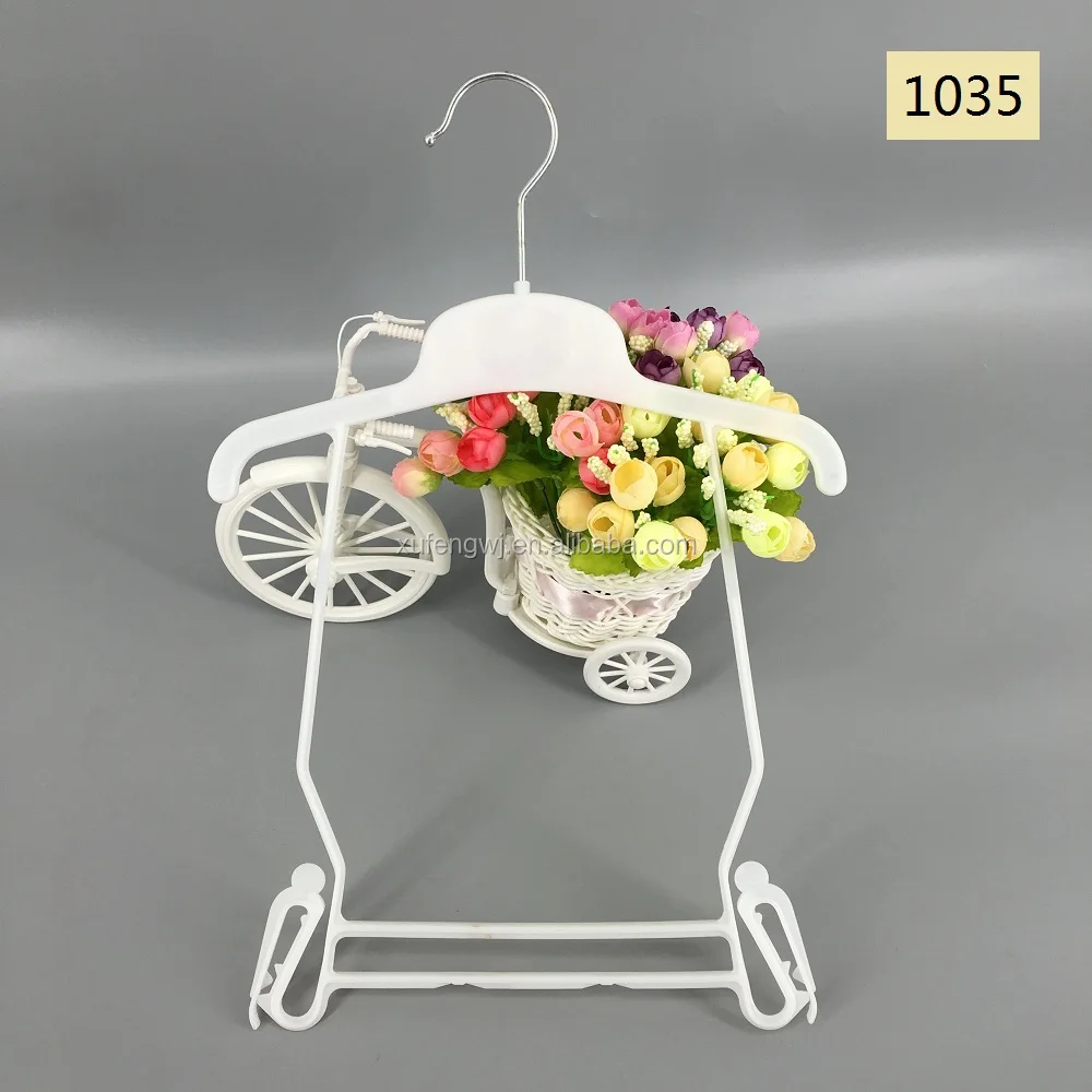 Custom cheap pocket key plastic hanger and slim recycled plastic hangers non flocked