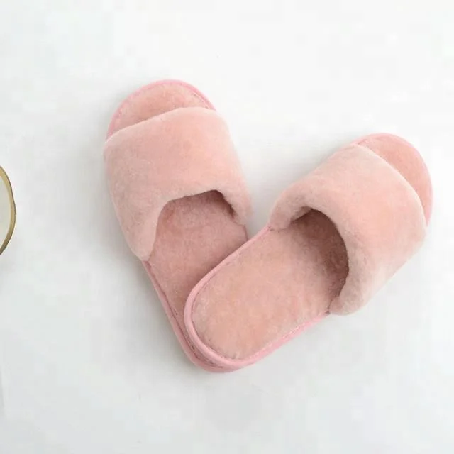 China Supplier Custom Hotel Slipper on Alibaba