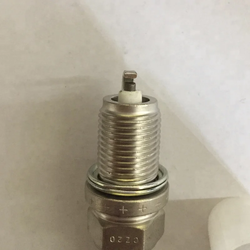 Car Plug Spark Iridium Spark Plug for Land Cruiser Hilux 90919-01176