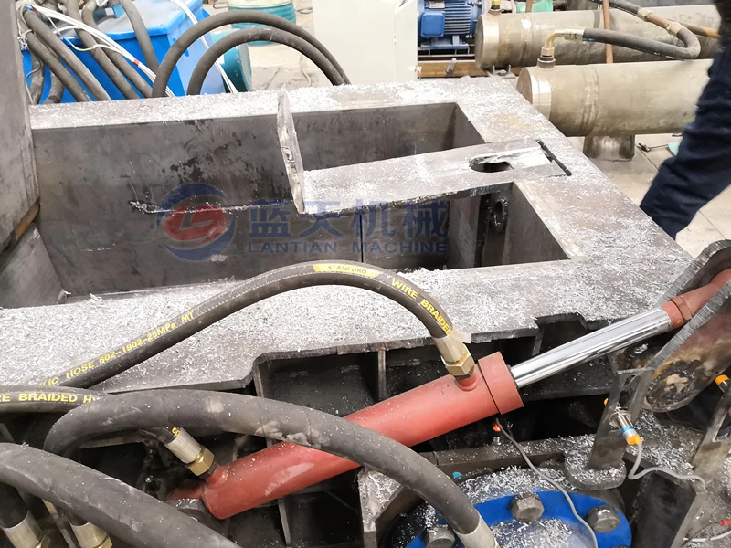 High Efficiency Hydraulic Scrap Metal Swarf Baler Machine