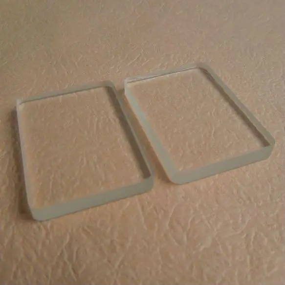 
High temperature resistant glass 