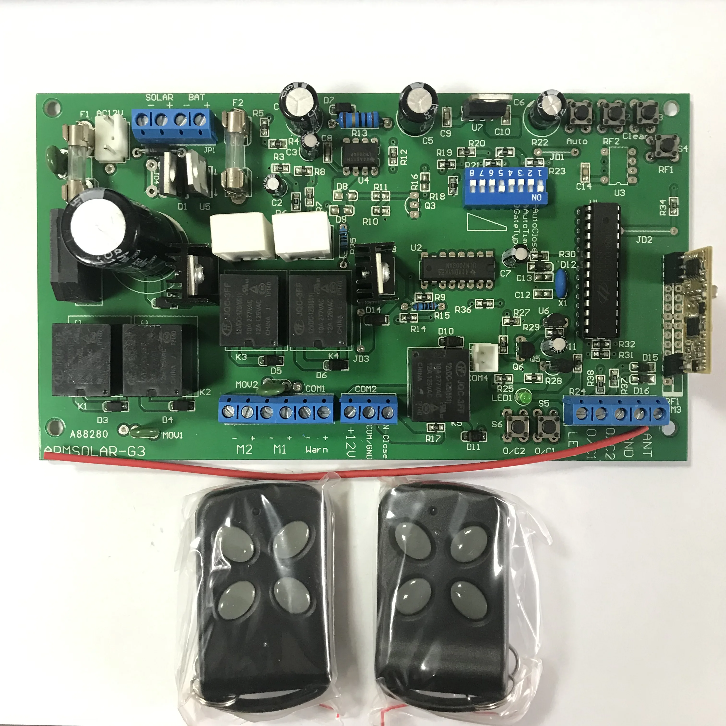 DC12V открывалка для ворот, панель управления с функцией солнечной батареи и 2 пульта дистанционного управления