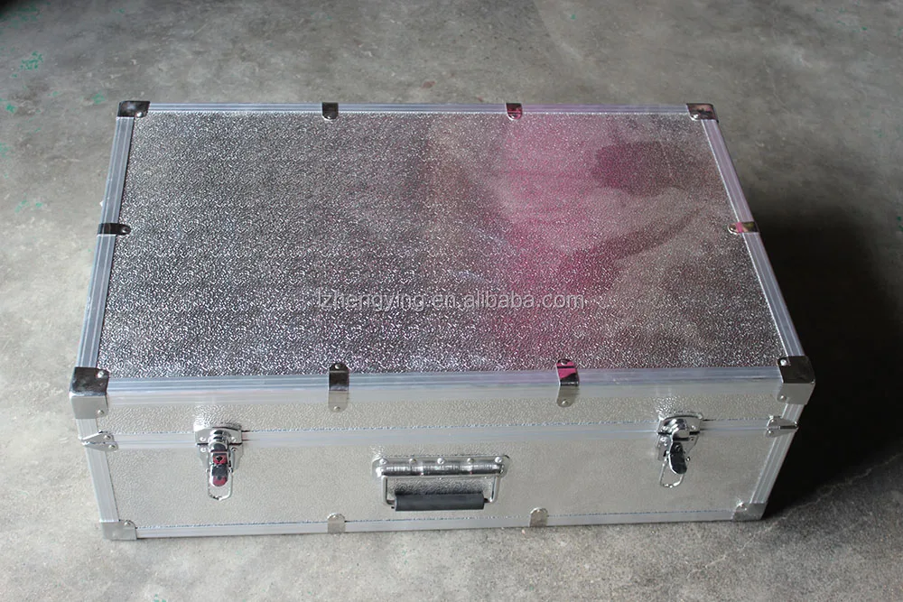 Pneumatic lifesaving rope launcher