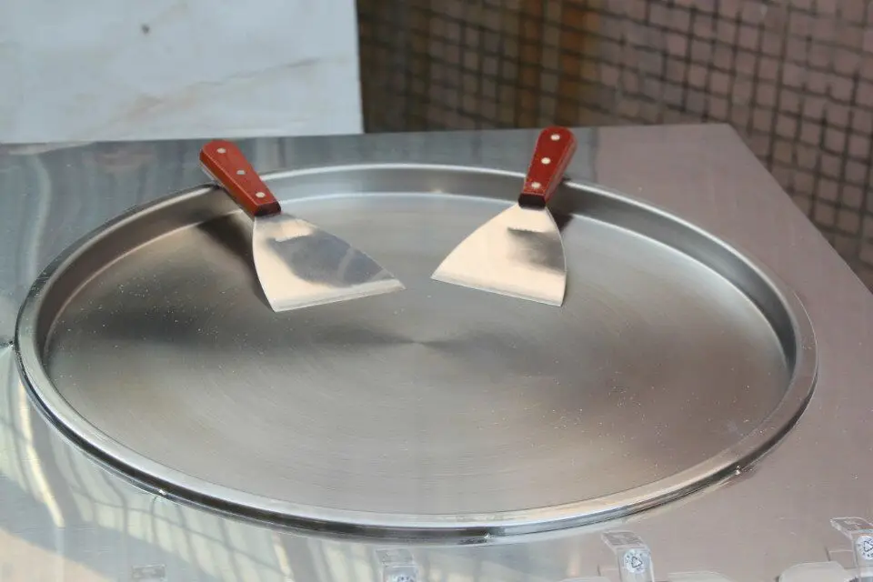 Looking for products to represent 8 fruit trays roll fried ice cream roll machine