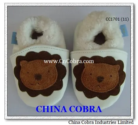 
2021 best selling high quality soft baby shoes with fur inside 