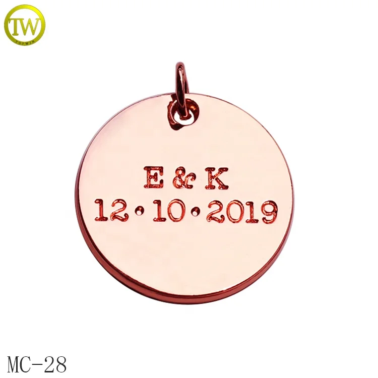 Custom initial letter stamped jewelry charms gold plated alloy round logo tags pendant for women bangle
