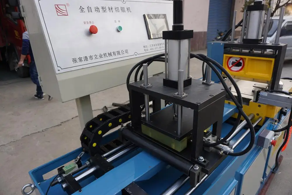 CNC Automatic single head cutting saw aluminum window machine