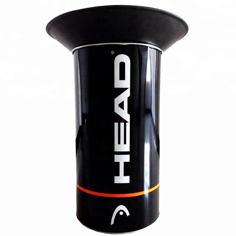 Бадминтон, теннисная бита, мусорная корзина