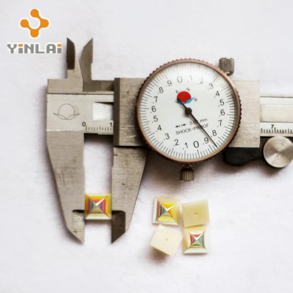 Wholesale pyramid high quality plastic rivets