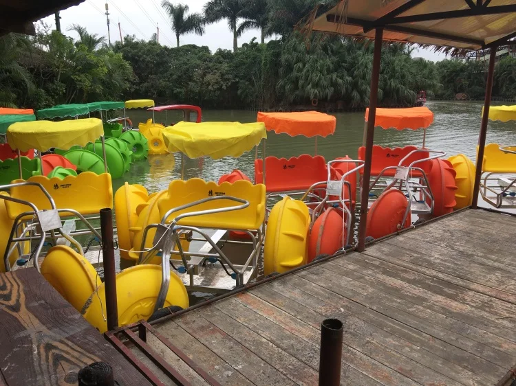 Три большие колеса водный трицикл центробежного формования море велосипедов