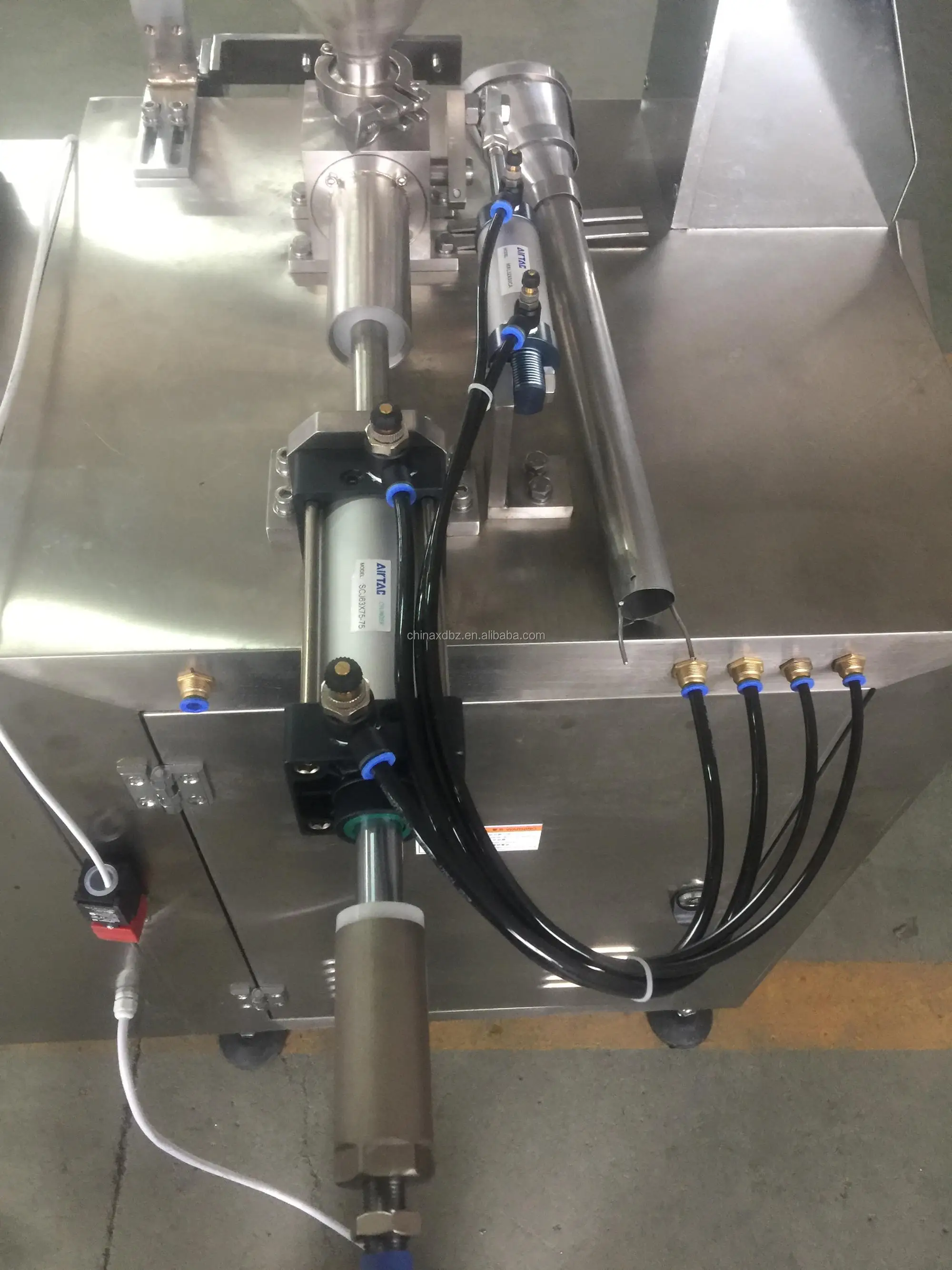 zipper pouch liquid packing machine factory price for sale