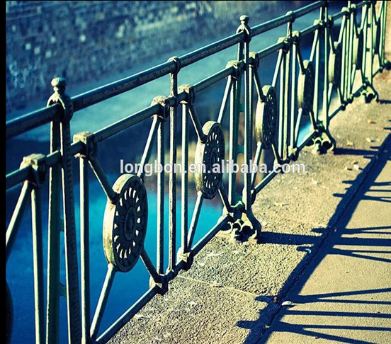 TOP-selling garden decorative artificial Iron Garden fence hand forging cast iron garden fence