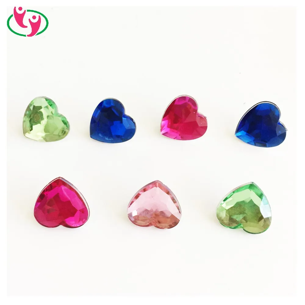 Необычные булавки в форме сердца с кристаллами