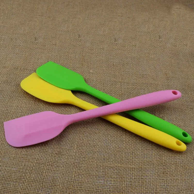 2024 New Product Certificate Long Handle Food Grade Silicone Scraper Supplier
