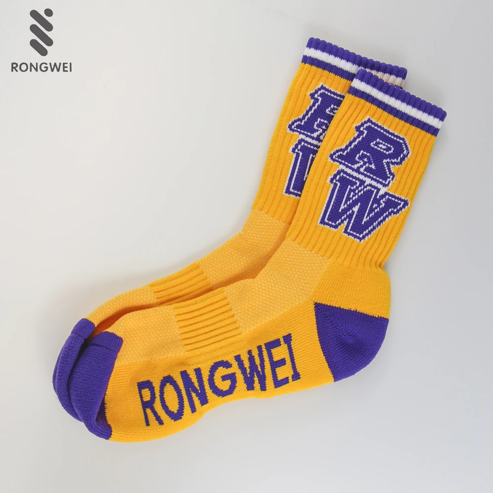 
Custom Free Design Breathable Basketball Team Towel Sports Socks 