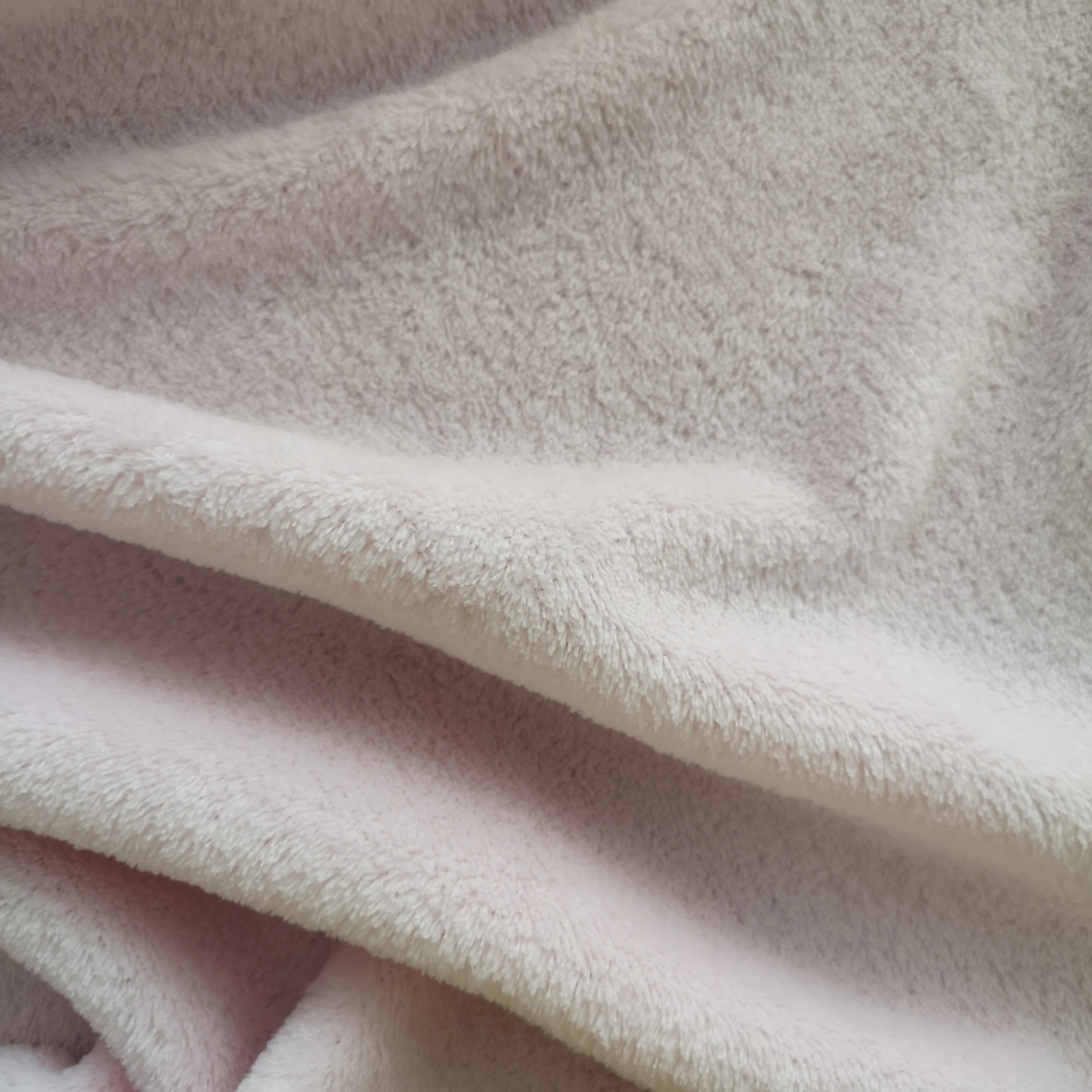 Cheap knitted coral fleece 100% polyester fabric single double-sided for pajamas blankets toy fabric