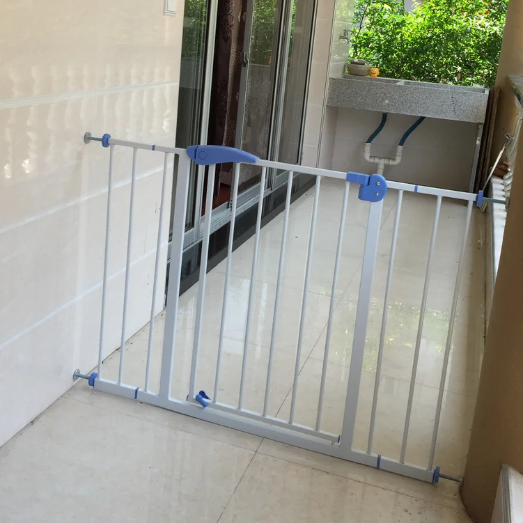 Auto Close Fixed Open dog stair gate pressure stair gate baby metal safety gate child fence child barrier play yard
