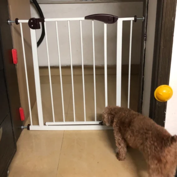 CE Certification retractable gate baby adjustable stair gate retractable security door corridor hallway fence