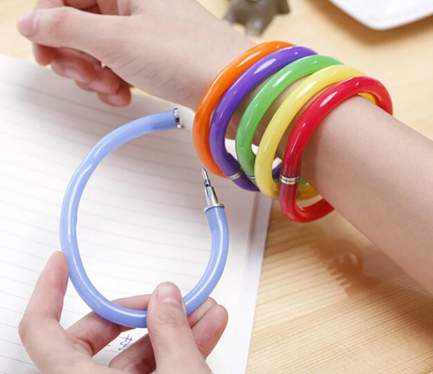 Cheap plastic bendable ball pen amusing Flexible bracelet shape pen  Wristlet Circlet ball pen for cooperation event