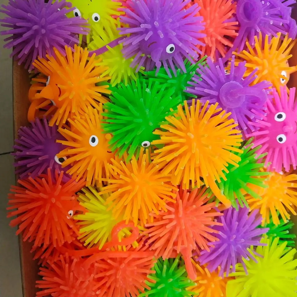 Cute multi-colour 2 inches TPR flashing hedgehog ball toy put into capsule for vending machine