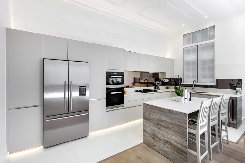 2022 Hangzhou Vermonhouse Grey Color Modern Kitchen Cabinet Designs New Model with Island High Gloss Metal Kitchen Furniture